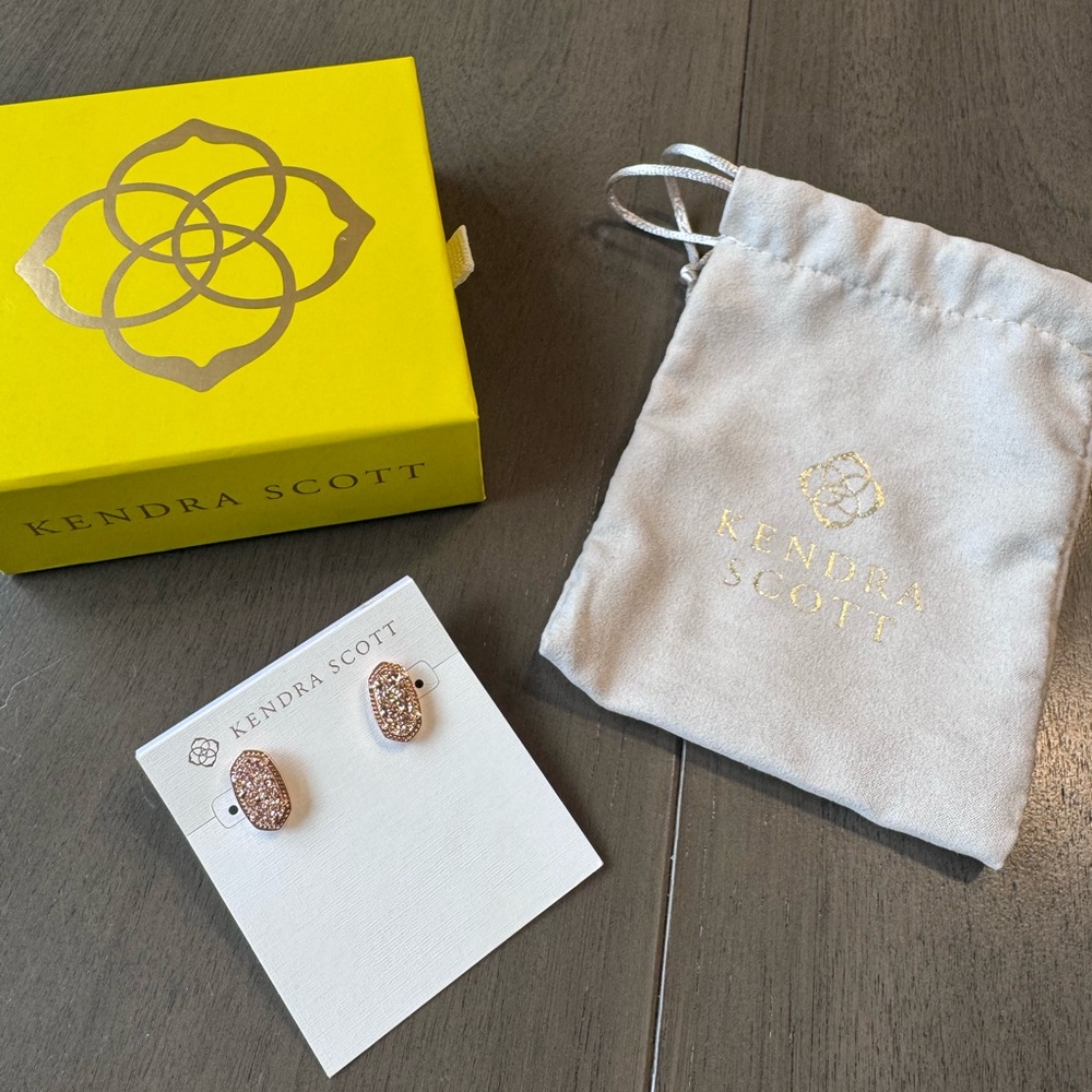 Kendra Scott earrings new with jewelry bag and gift box
